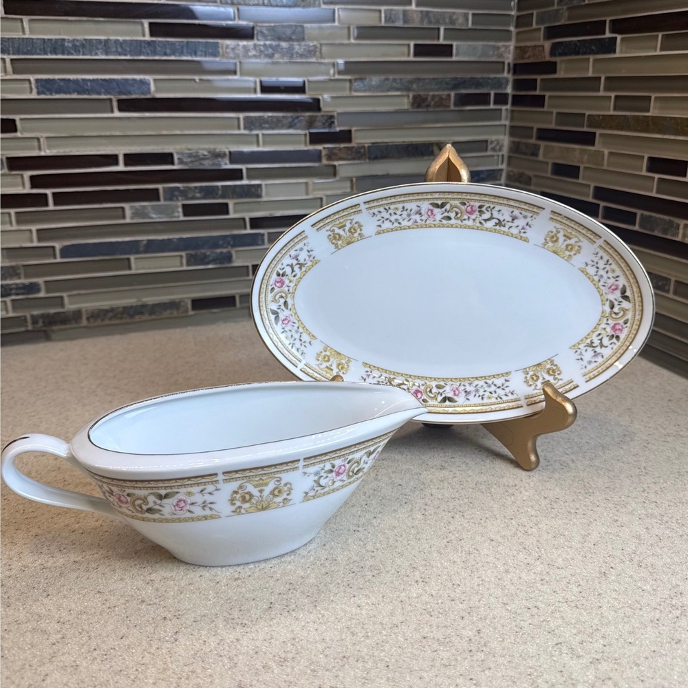 VTG Wallace Heritage Daphne Gravy Boat and Underplate Fine Porcelain China Japan